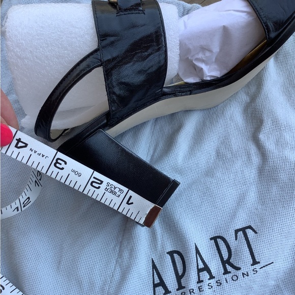 Stylish chunky heel sandals 🌹🌹 - Picture 12 of 14